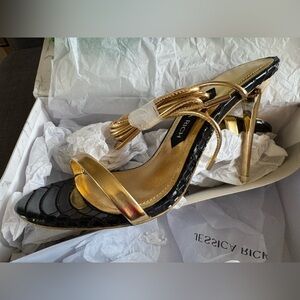 NWT Jessica Rich Gold and Black Stiletto Heels